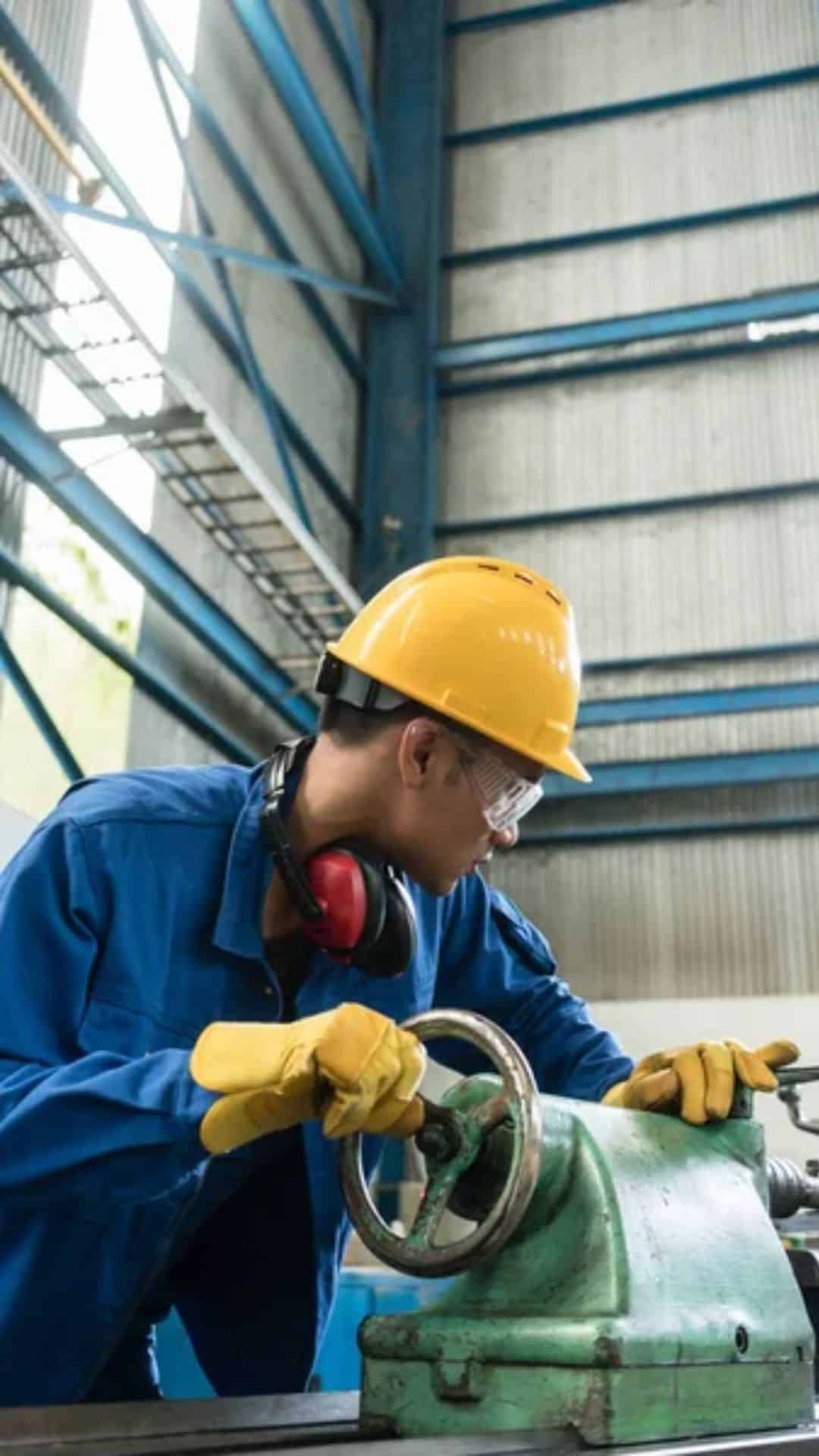 Transforme sua Fábrica: Segurança e Qualidade em Primeiro Lugar!
